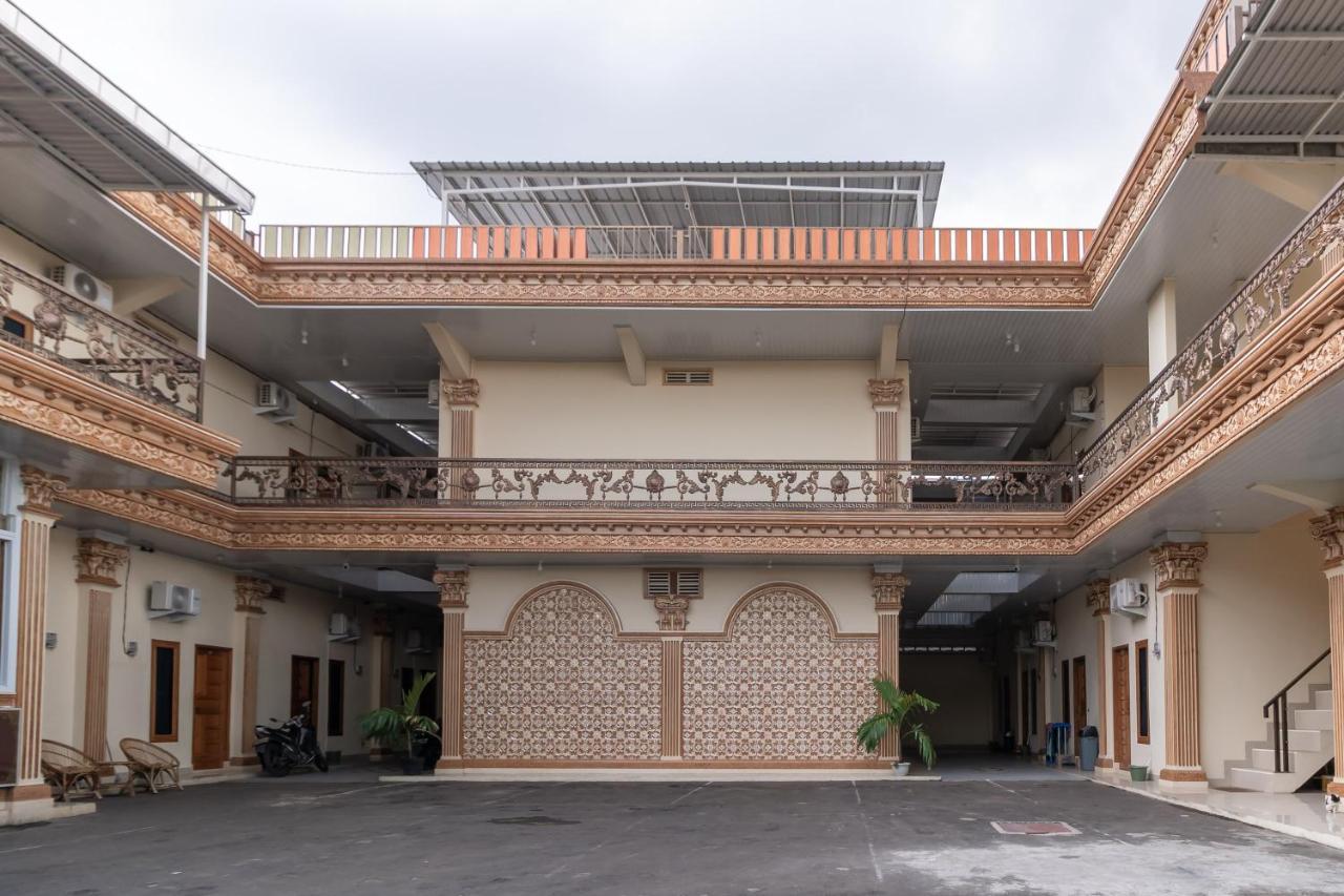Urbanview Hotel Salsabilah Palembang By Reddoorz Екстериор снимка