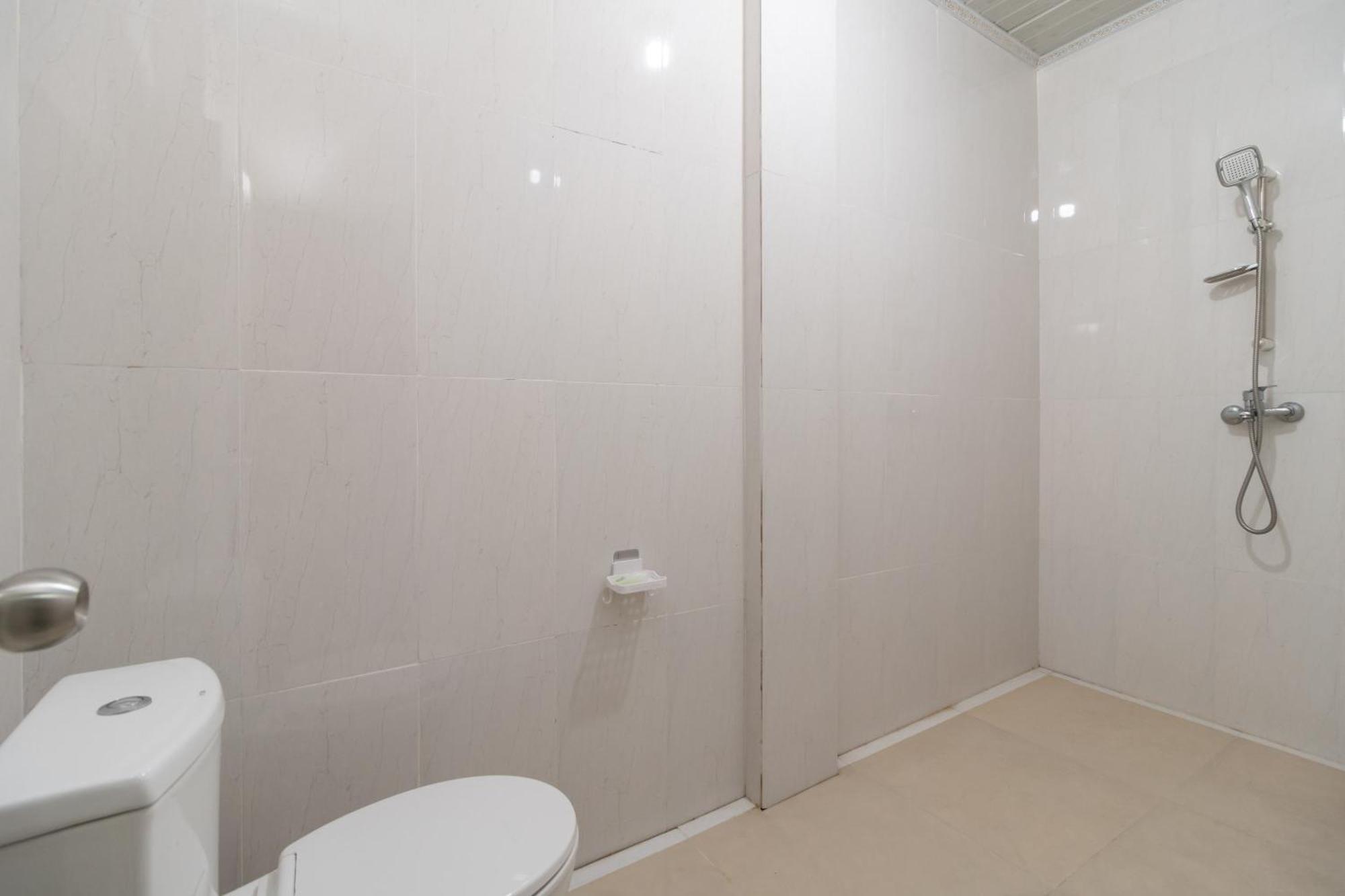 Urbanview Hotel Salsabilah Palembang By Reddoorz Екстериор снимка